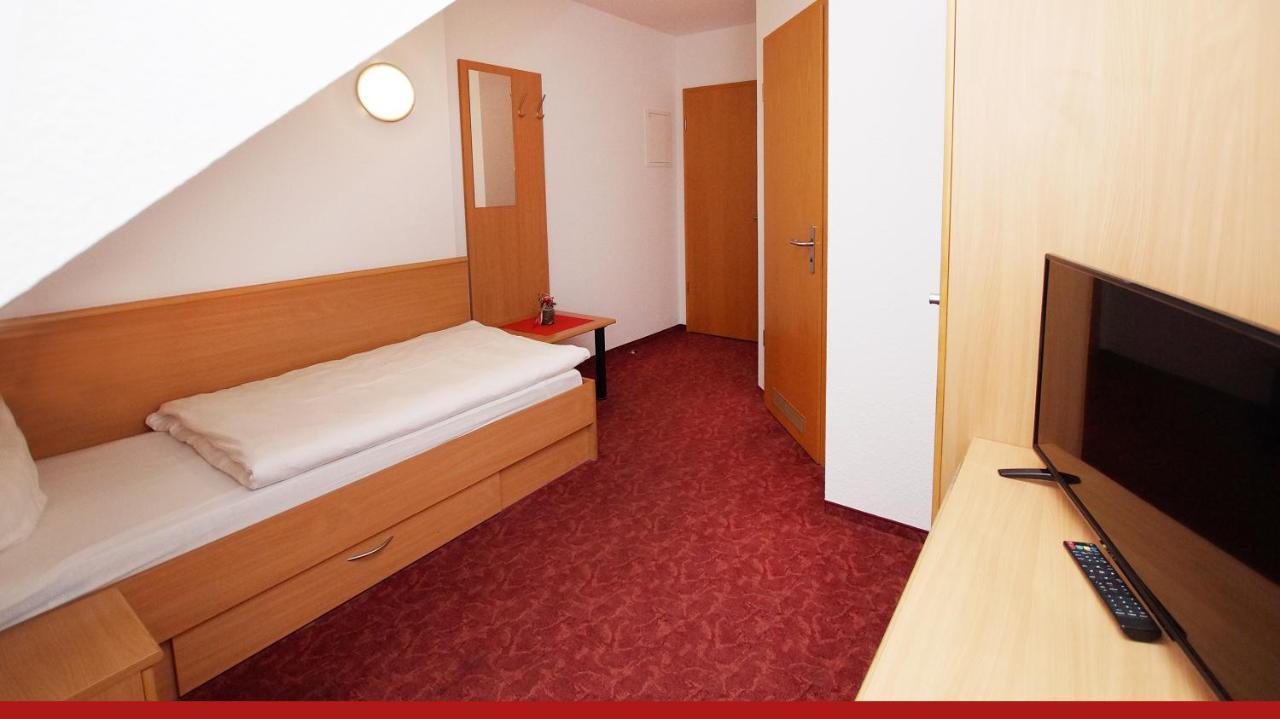 Hotel & Restaurant "Zur Linde" Spergau 外观 照片